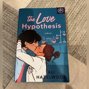 The Love Hypothesis by Ali Hazelwood Hardcover